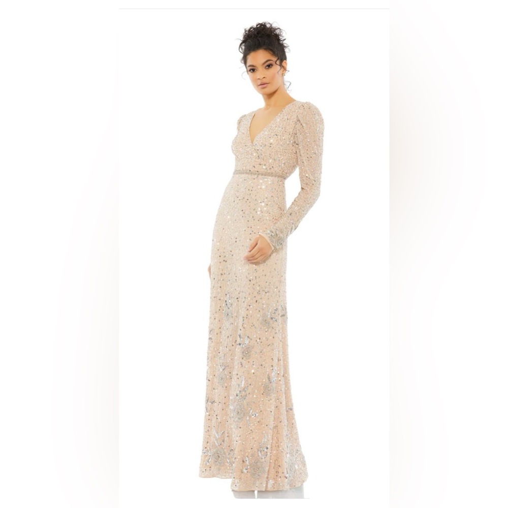 10769 Mac Duggal Nude Silver Sequin Gown Dress Beaded Flowers On Bottom Size 2